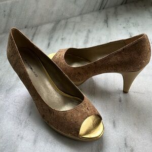 Bandalino Cork with gold flecked heels